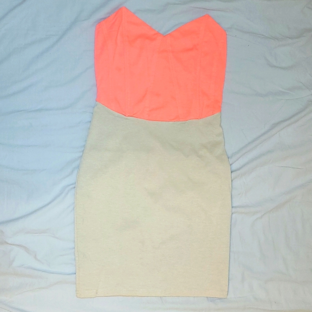 Tobi Bright Salmon Pink & Beige Dress
